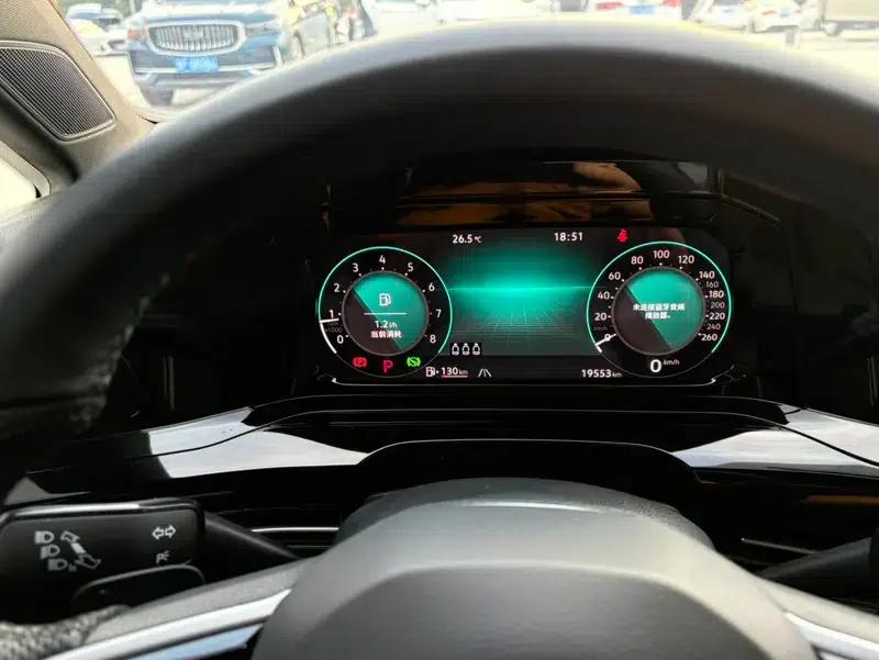 2023 Golf 280TSI DSG R-Line Lite — миниатюра 10