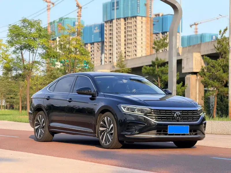 2022 Passat 330TSI Luxury Edition — миниатюра 3