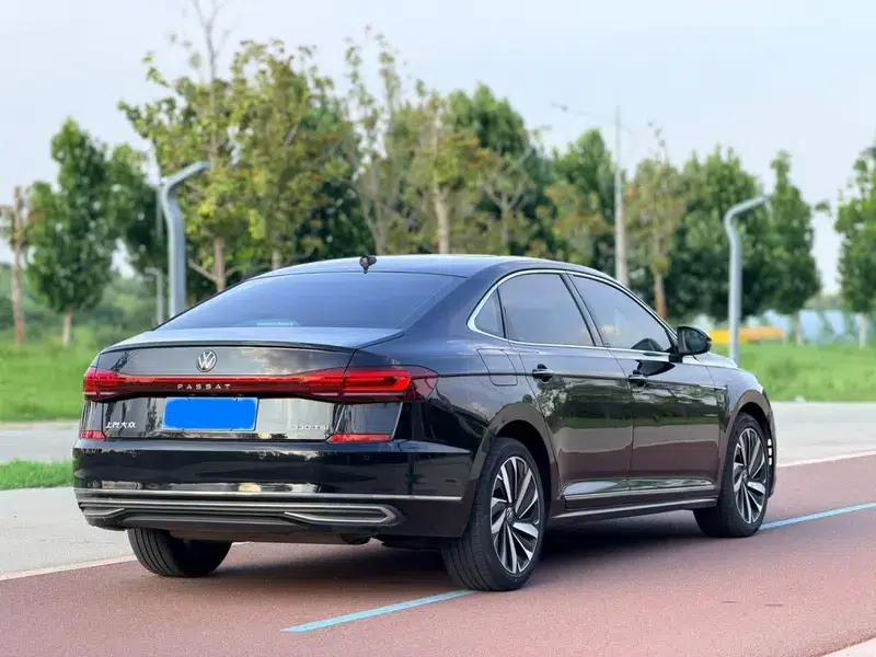 2022 Passat 330TSI Luxury Edition — миниатюра 6