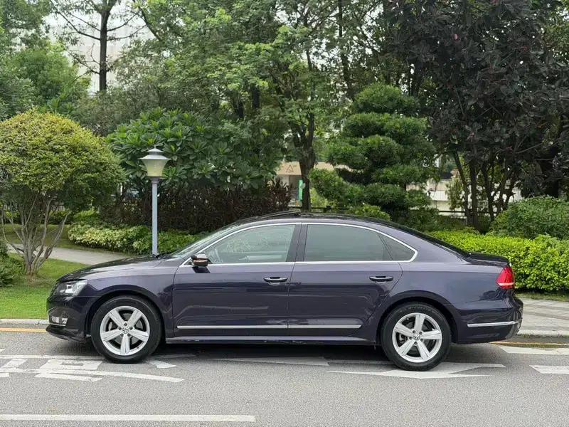 2014 Passat 1.8TSI DSG Royal Edition — миниатюра 3