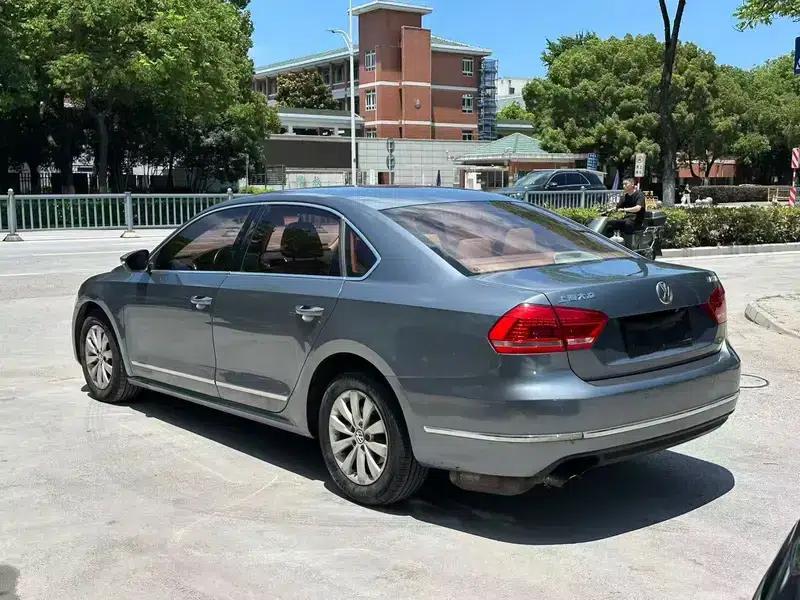 2011 Passat 1.8TSI DSG Premium Edition — миниатюра 3