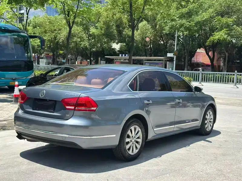 2011 Passat 1.8TSI DSG Premium Edition — миниатюра 4