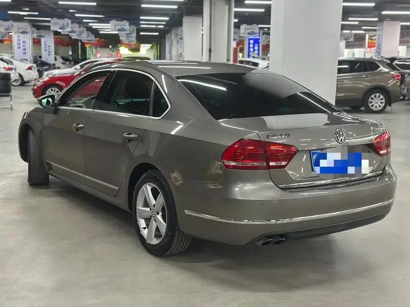 2011 Passat 1.8TSI DSG Premium Edition — миниатюра 3