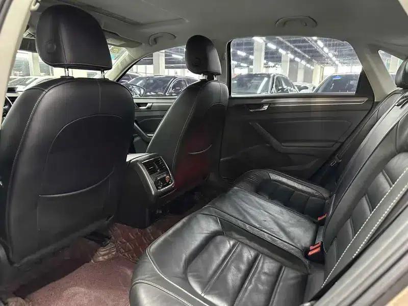 2016 Passat 330TSI DSG Royal Edition — миниатюра 9