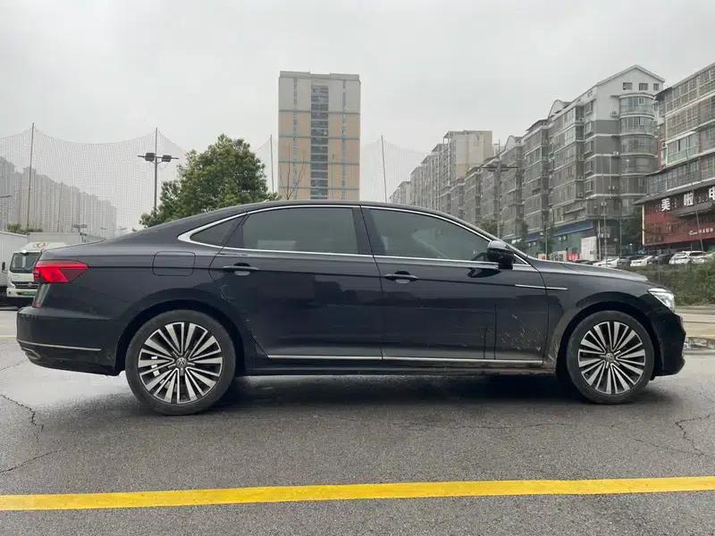 2019 Passat 330TSI Premium Edition (China VI Emission Standard) — миниатюра 5