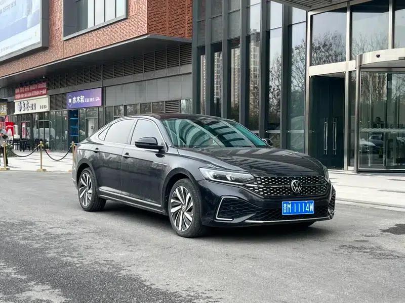 2022 Volkswagen Passat 330TSI Starry Sky Elite Edition — миниатюра 3