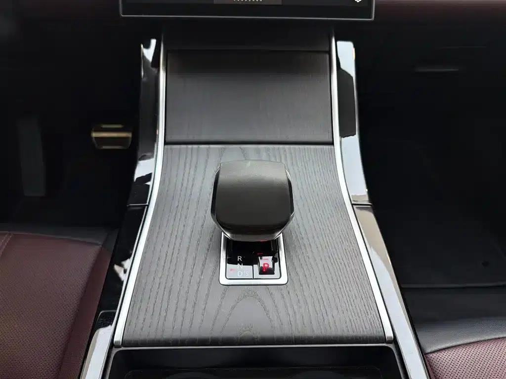2024 Range Rover Evoque L SE Luxury Edition — миниатюра 23
