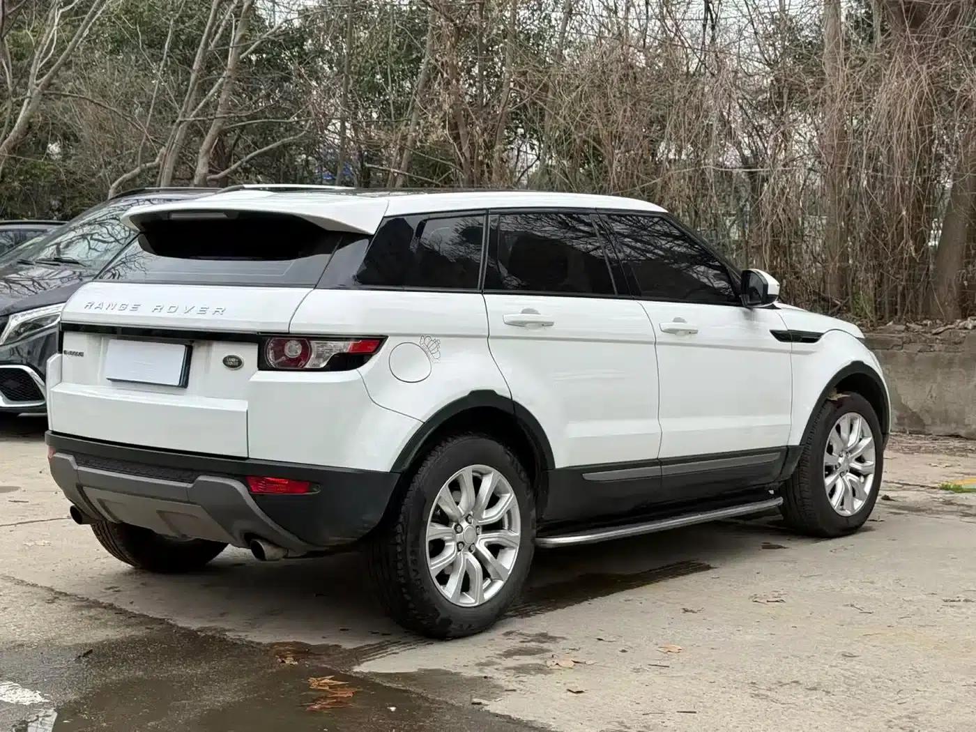 Range Rover Evoque 2015 2.0T 5-Door Fashion Edition — миниатюра 14