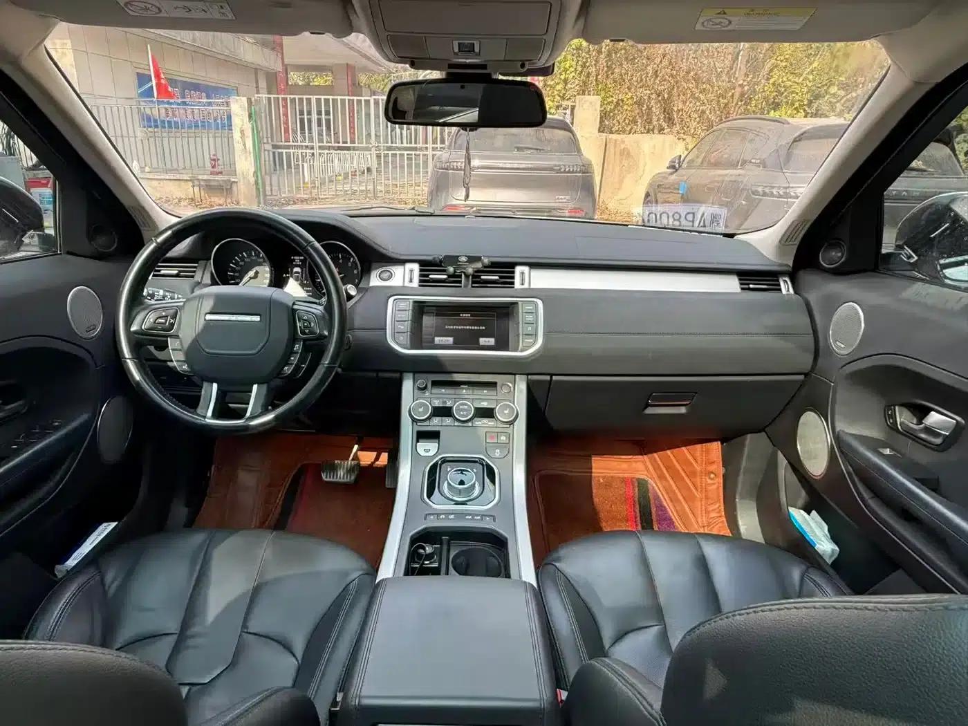 Range Rover Evoque 2015 2.0T 5-Door Fashion Edition — миниатюра 6