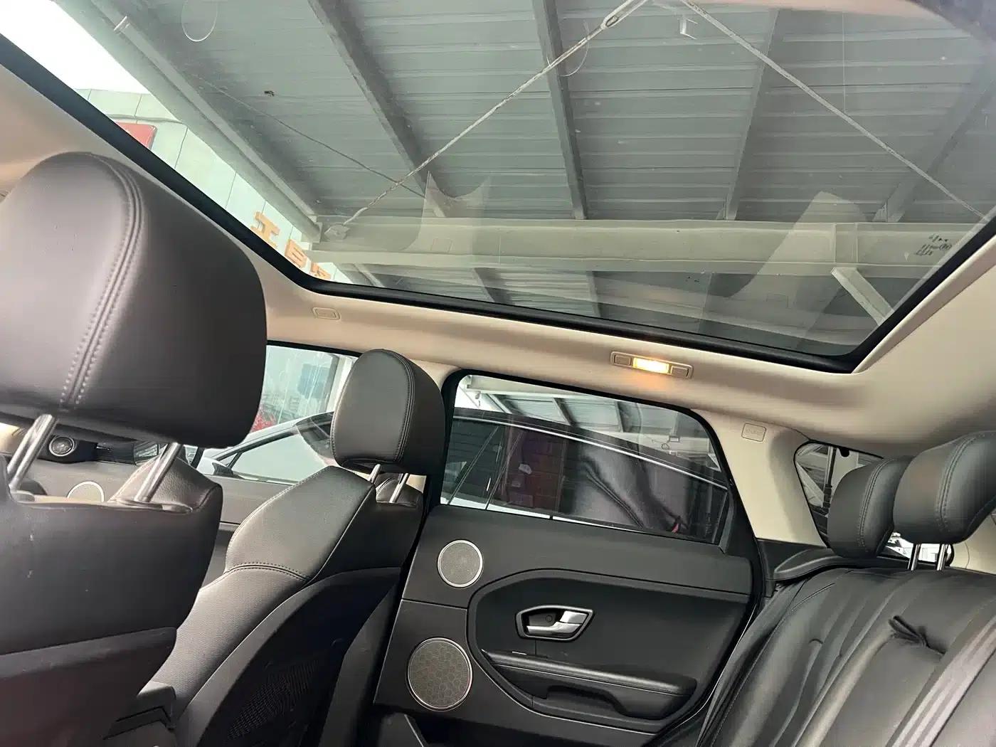 Range Rover Evoque 2015 2.0T 5-Door Fashion Edition — миниатюра 8