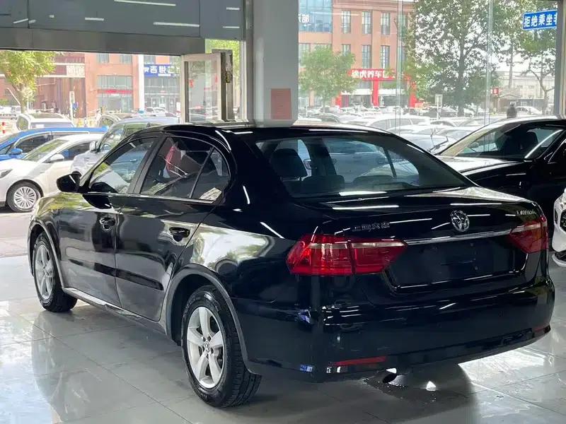 2013 Volkswagen Lavida Classic Facelift 1.6L Automatic Fashion Edition — миниатюра 4