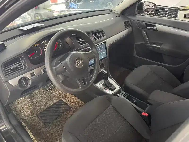 2013 Volkswagen Lavida Classic Facelift 1.6L Automatic Fashion Edition — миниатюра 9