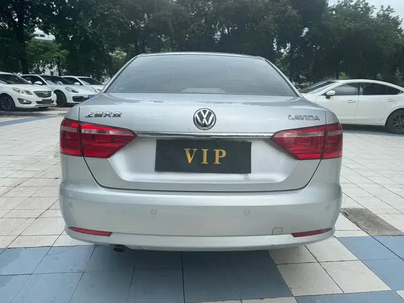 2013 Volkswagen Lavida Classic Facelift 1.6L Automatic Fashion Edition — миниатюра 6