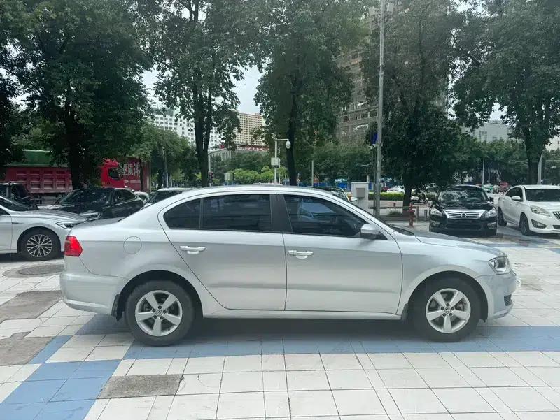 2013 Volkswagen Lavida Classic Facelift 1.6L Automatic Fashion Edition — миниатюра 8