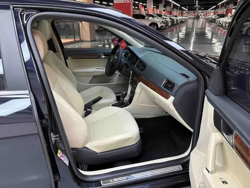 2013 Volkswagen Lavida 1.4TSI DSG Luxury Edition — миниатюра 18