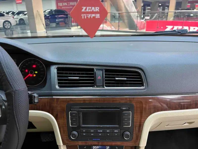 2013 Volkswagen Lavida 1.4TSI DSG Luxury Edition — миниатюра 26