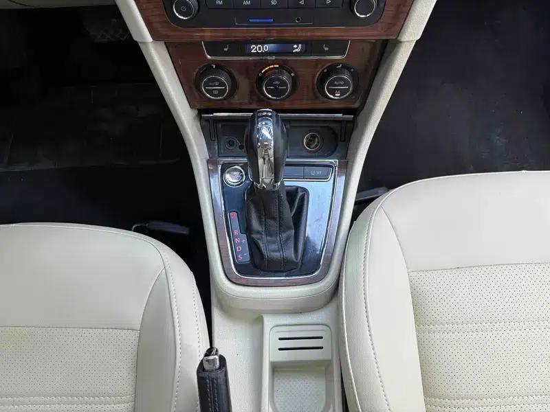 2013 Volkswagen Lavida 1.4TSI DSG Luxury Edition — миниатюра 29