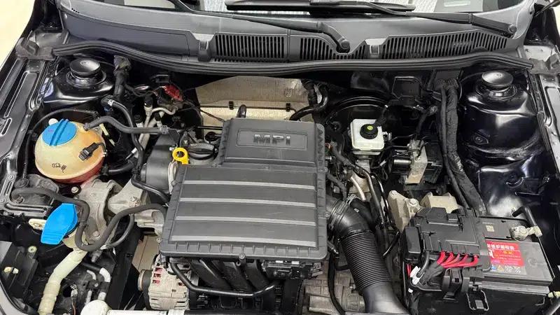 2013 Volkswagen Lavida 1.6L Automatic Comfort Edition — миниатюра 6