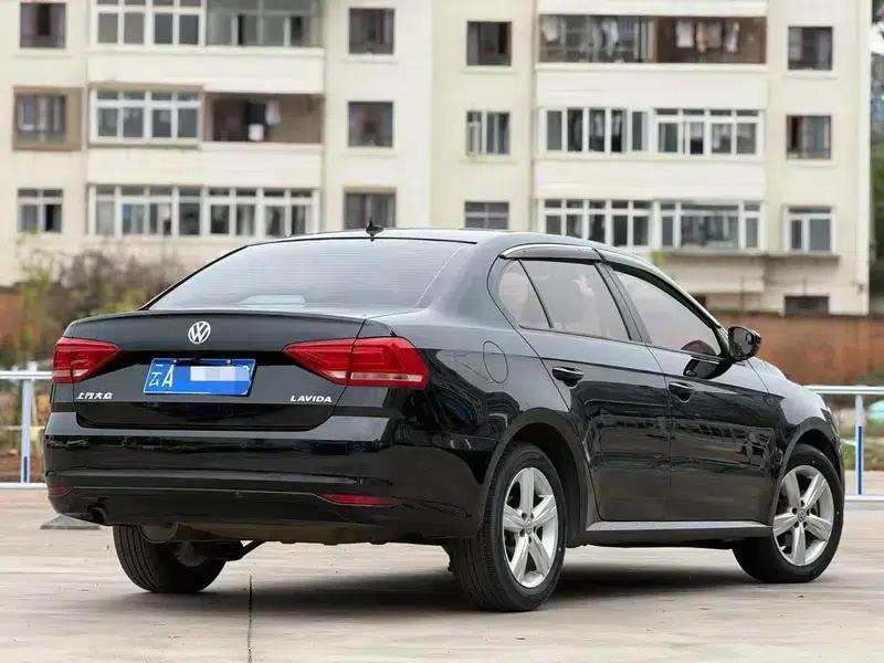 2017 Volkswagen Lavida 1.6L Automatic Fashion Edition — миниатюра 5