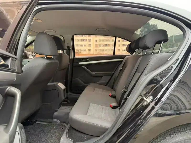 2017 Volkswagen Lavida 1.6L Automatic Fashion Edition — миниатюра 9