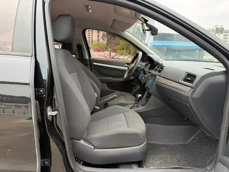 2017 Volkswagen Lavida 1.6L Automatic Fashion Edition — миниатюра 10