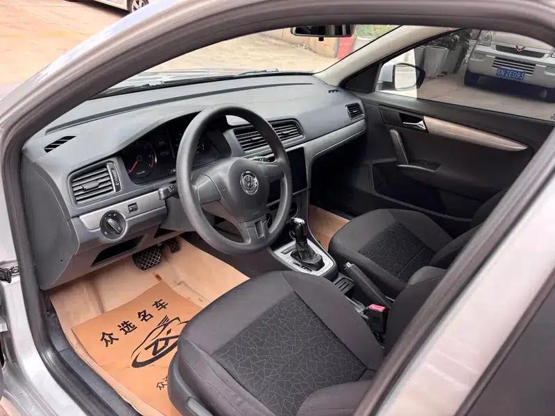 2013 Volkswagen Lavida 1.6L Automatic Fashion Edition — миниатюра 8