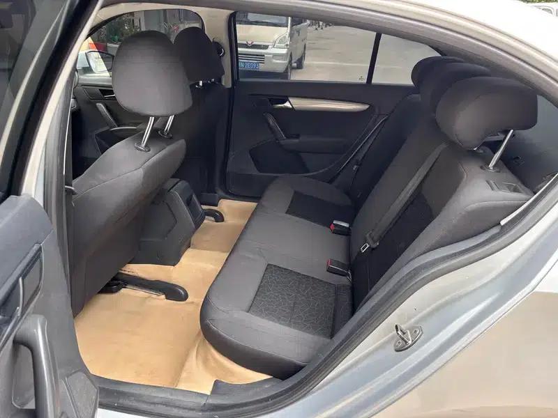 2013 Volkswagen Lavida 1.6L Automatic Fashion Edition — миниатюра 9