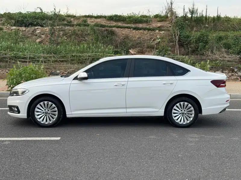 2021 Volkswagen Lavida 1.5L Automatic Vision Edition — миниатюра 4