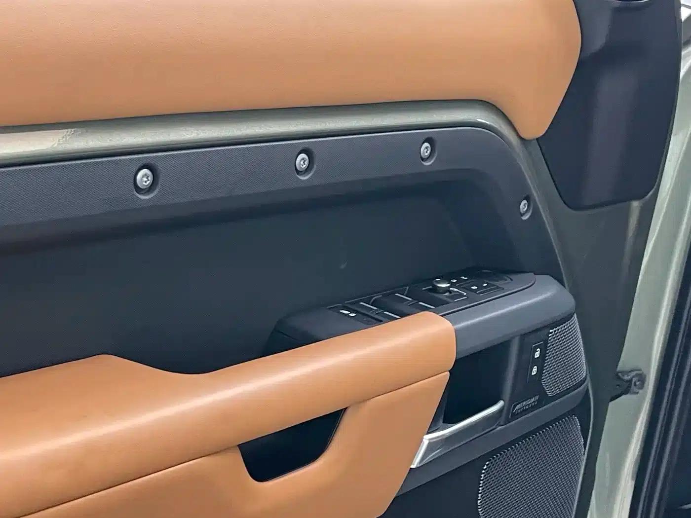 2021 Land Rover Defender 110 P400 X — миниатюра 11