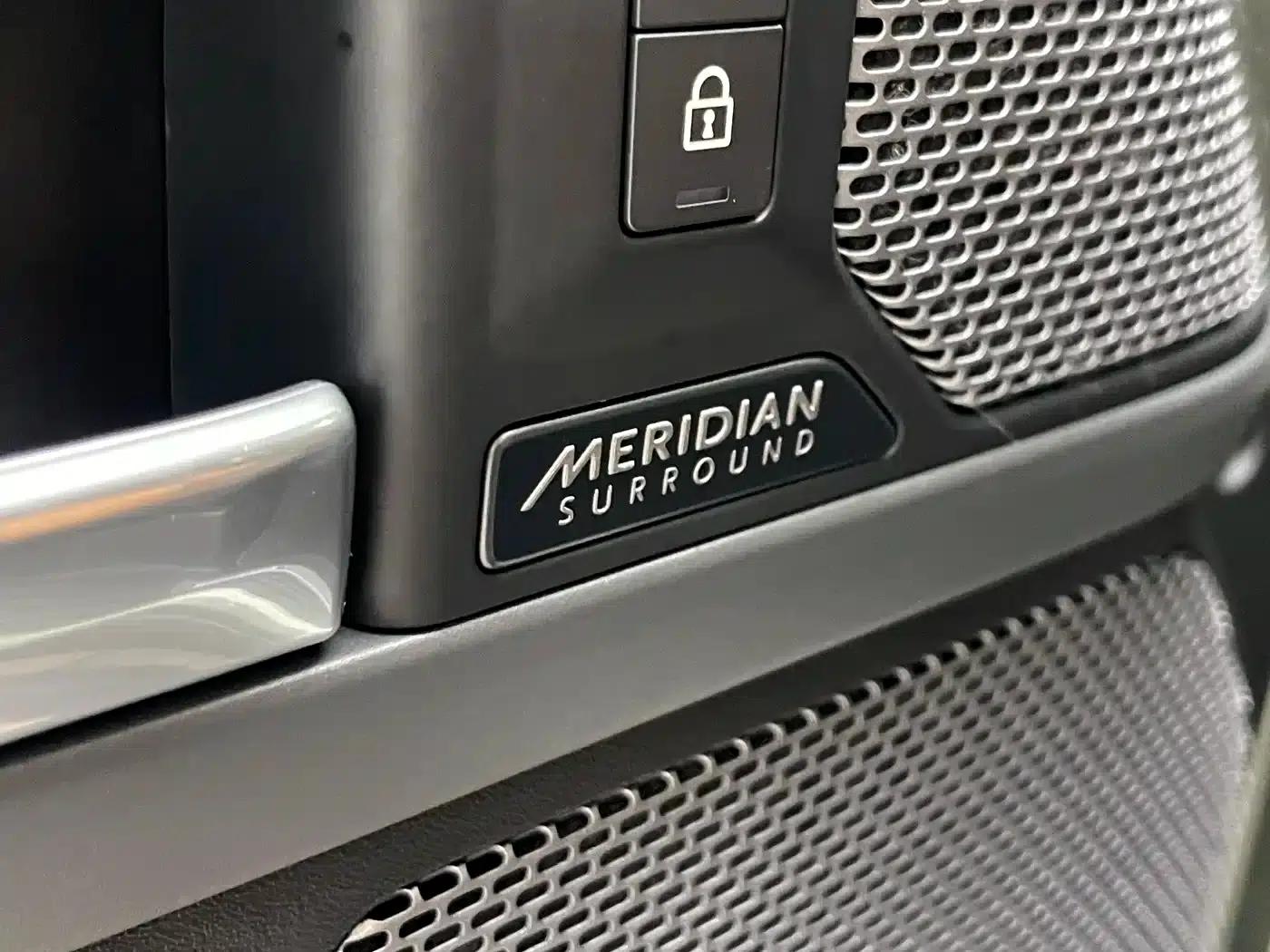 2021 Land Rover Defender 110 P400 X — миниатюра 13
