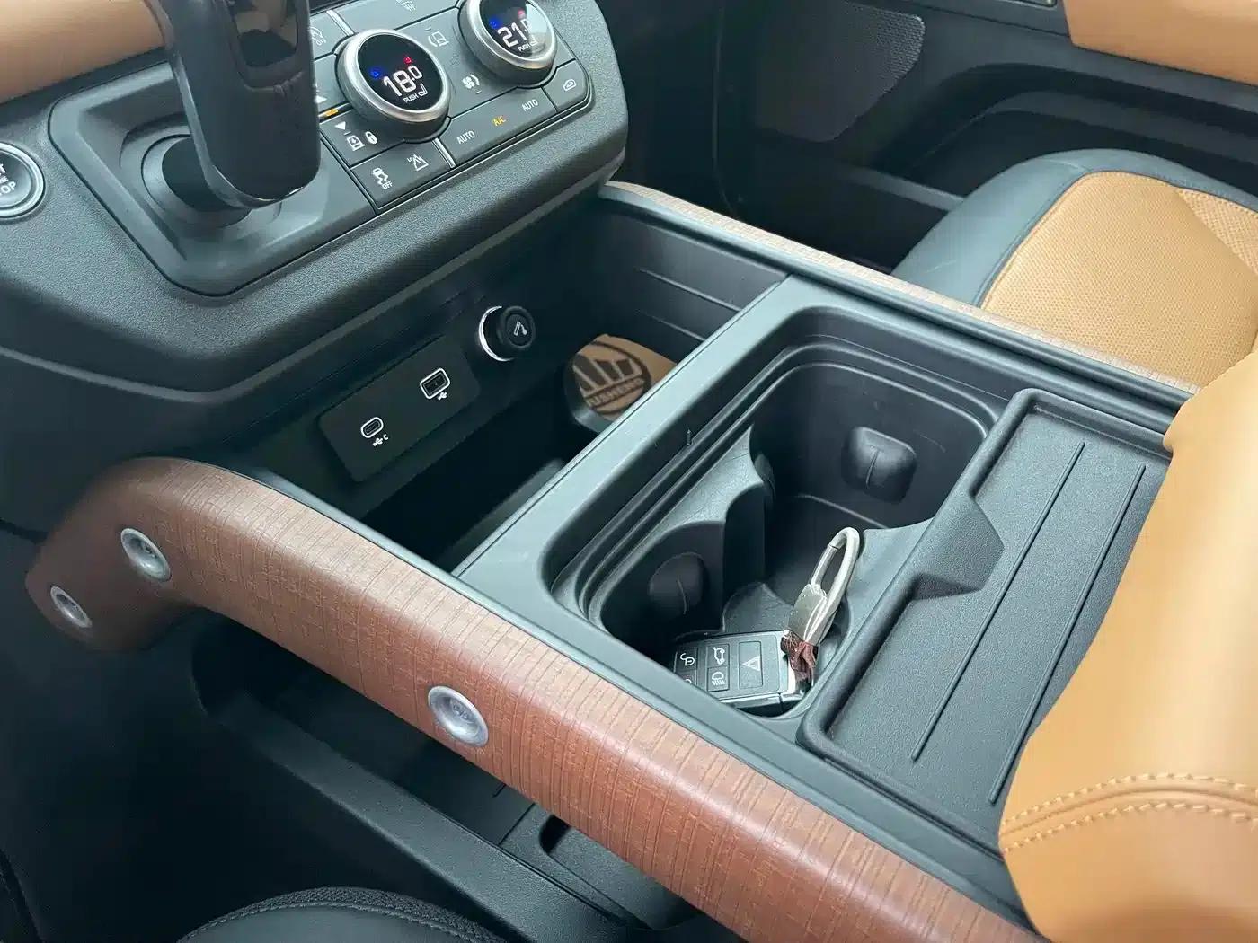 2021 Land Rover Defender 110 P400 X — миниатюра 7