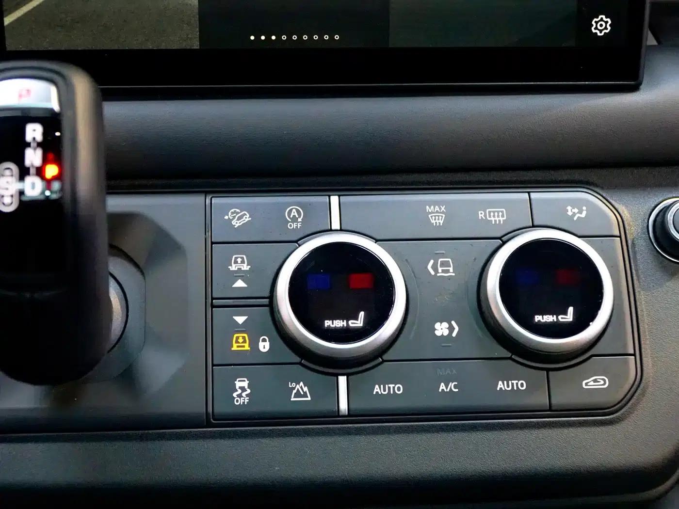 2025 Land Rover Defender 110 3.0T P400 X — миниатюра 16