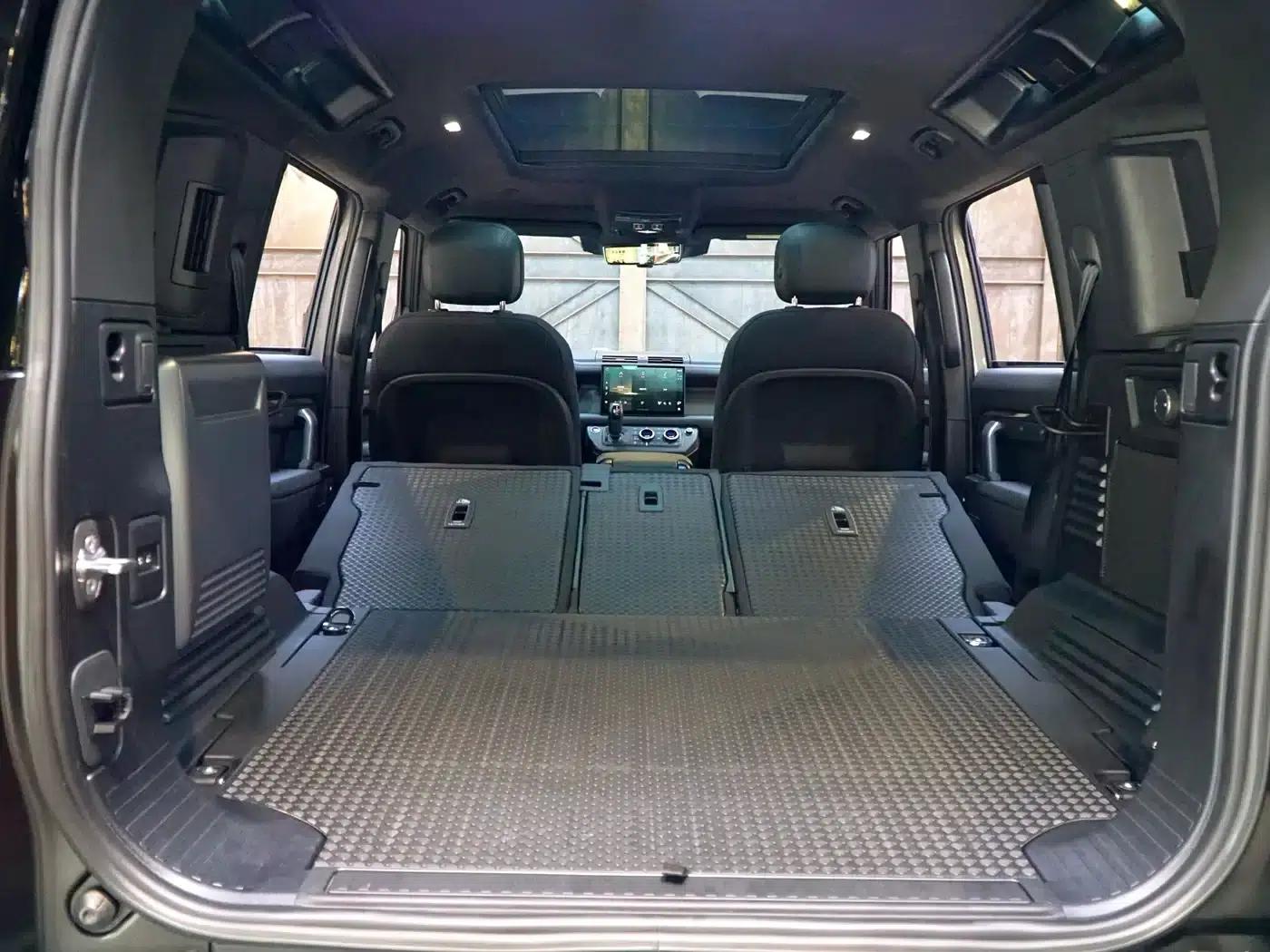 2025 Land Rover Defender 110 3.0T P400 X — миниатюра 25