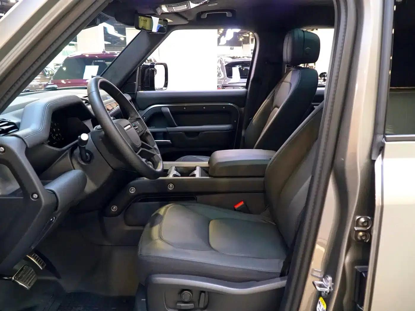 2025 Land Rover Defender 110 3.0T P400 X — миниатюра 8