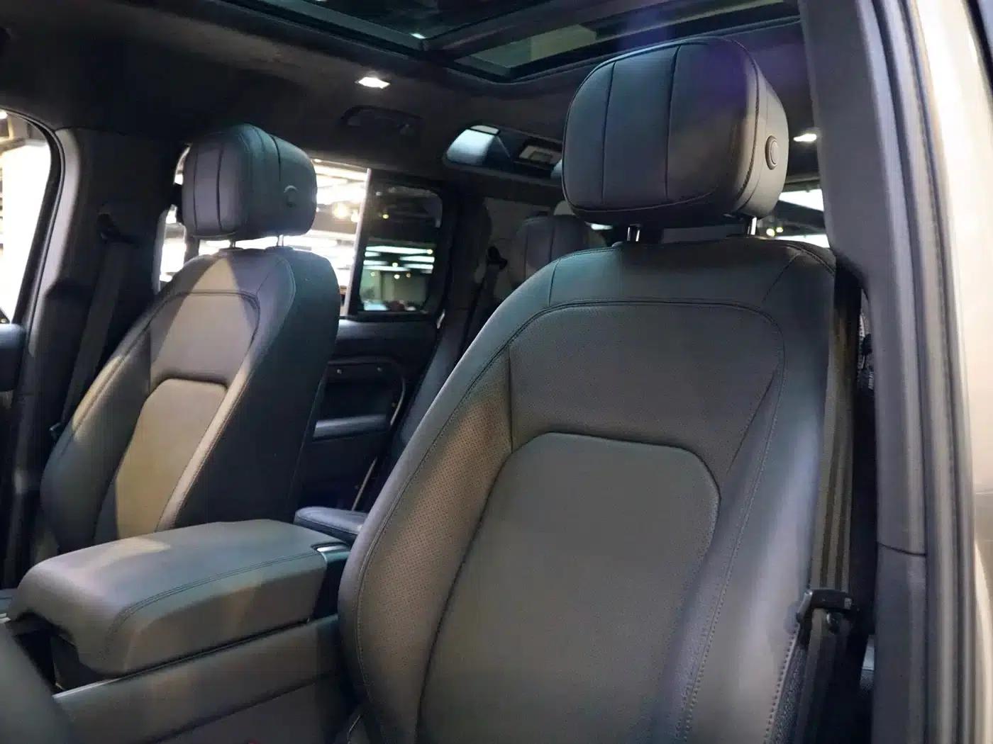 2025 Land Rover Defender 110 3.0T P400 X — миниатюра 9