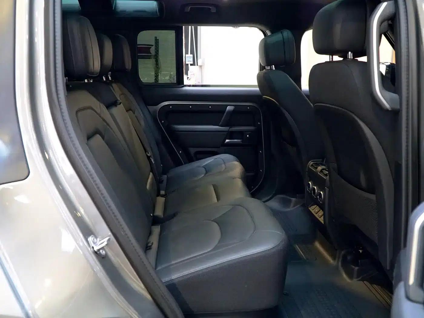 2025 Land Rover Defender 110 3.0T P400 X — миниатюра 10