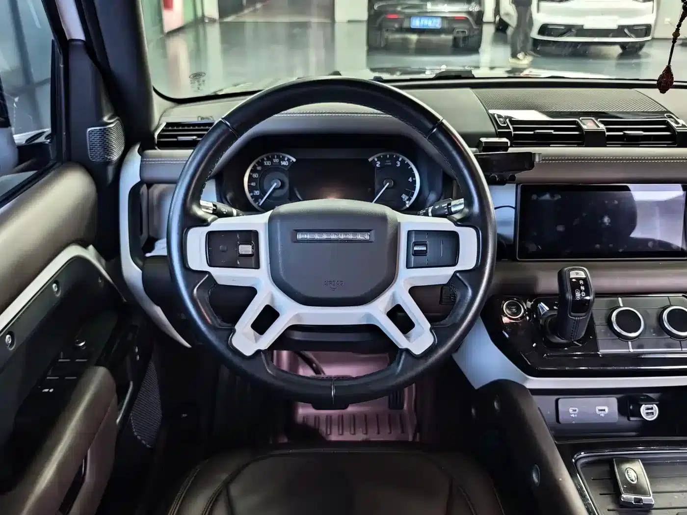 2020 Land Rover Defender 110 P400 SE — миниатюра 17