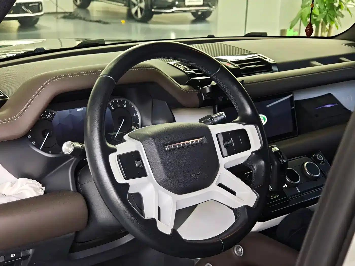 2020 Land Rover Defender 110 P400 SE — миниатюра 18