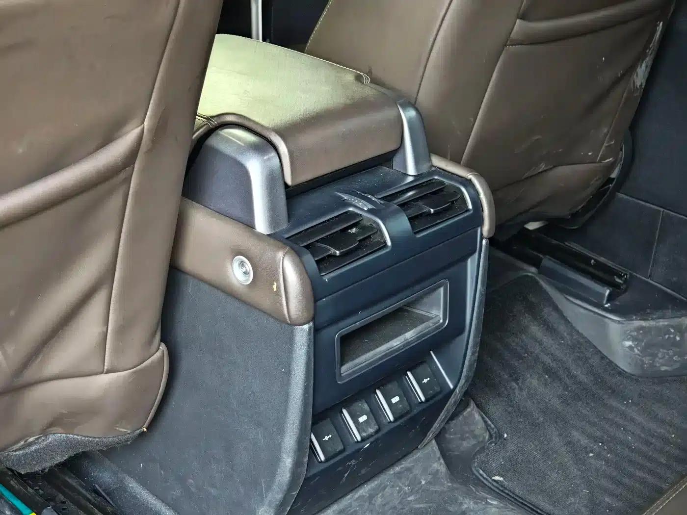 2020 Land Rover Defender 110 P400 SE — миниатюра 20