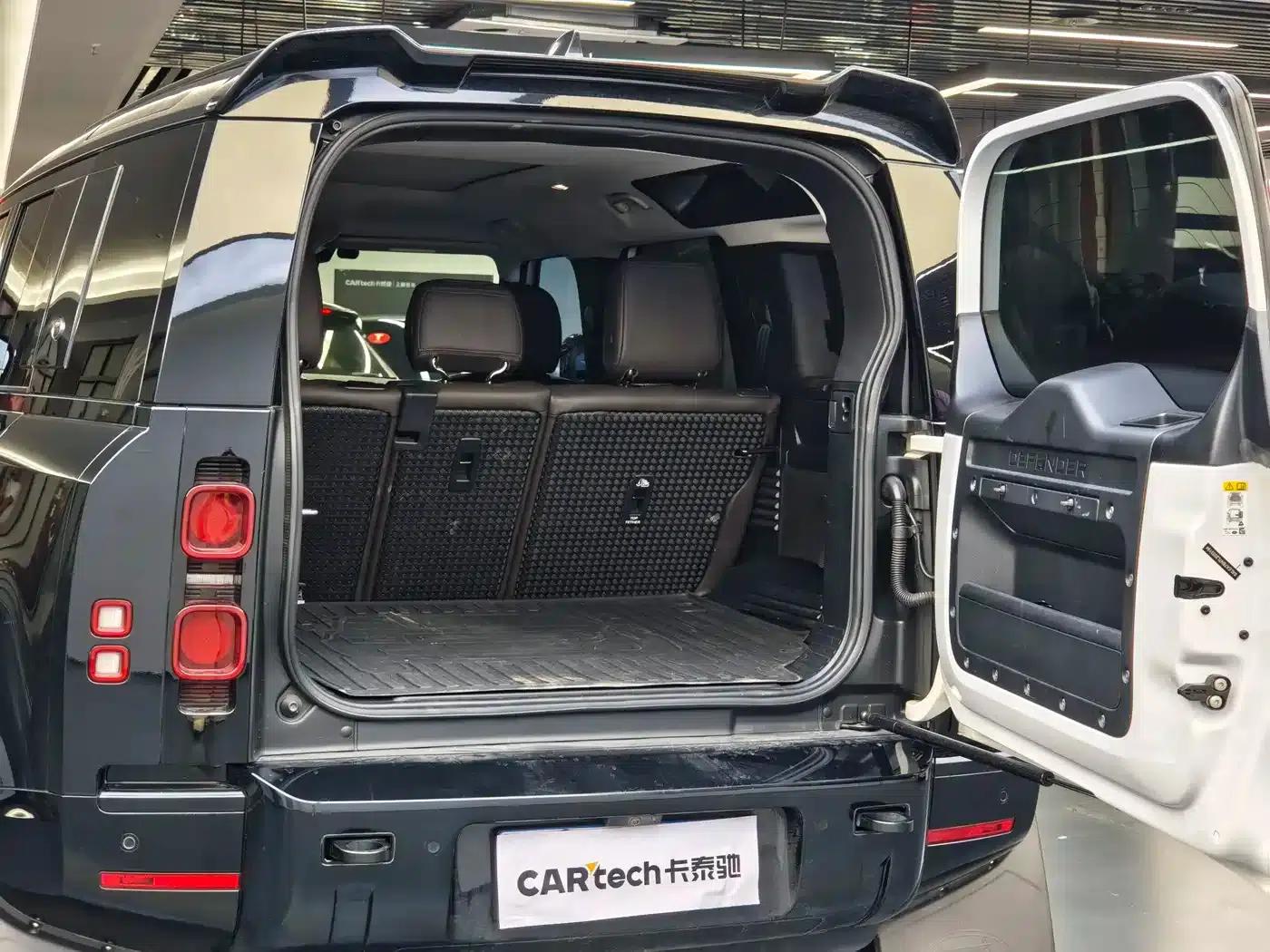 2020 Land Rover Defender 110 P400 SE — миниатюра 25