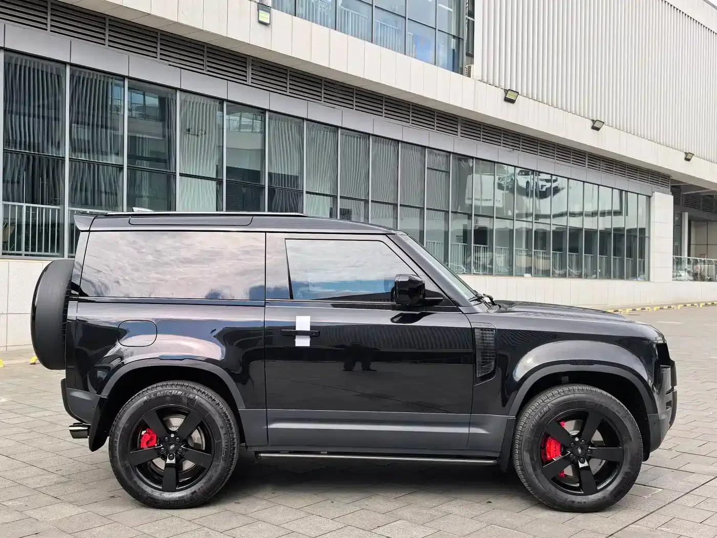 2024 Land Rover Defender 90 3.0T P400 HSE — миниатюра 16