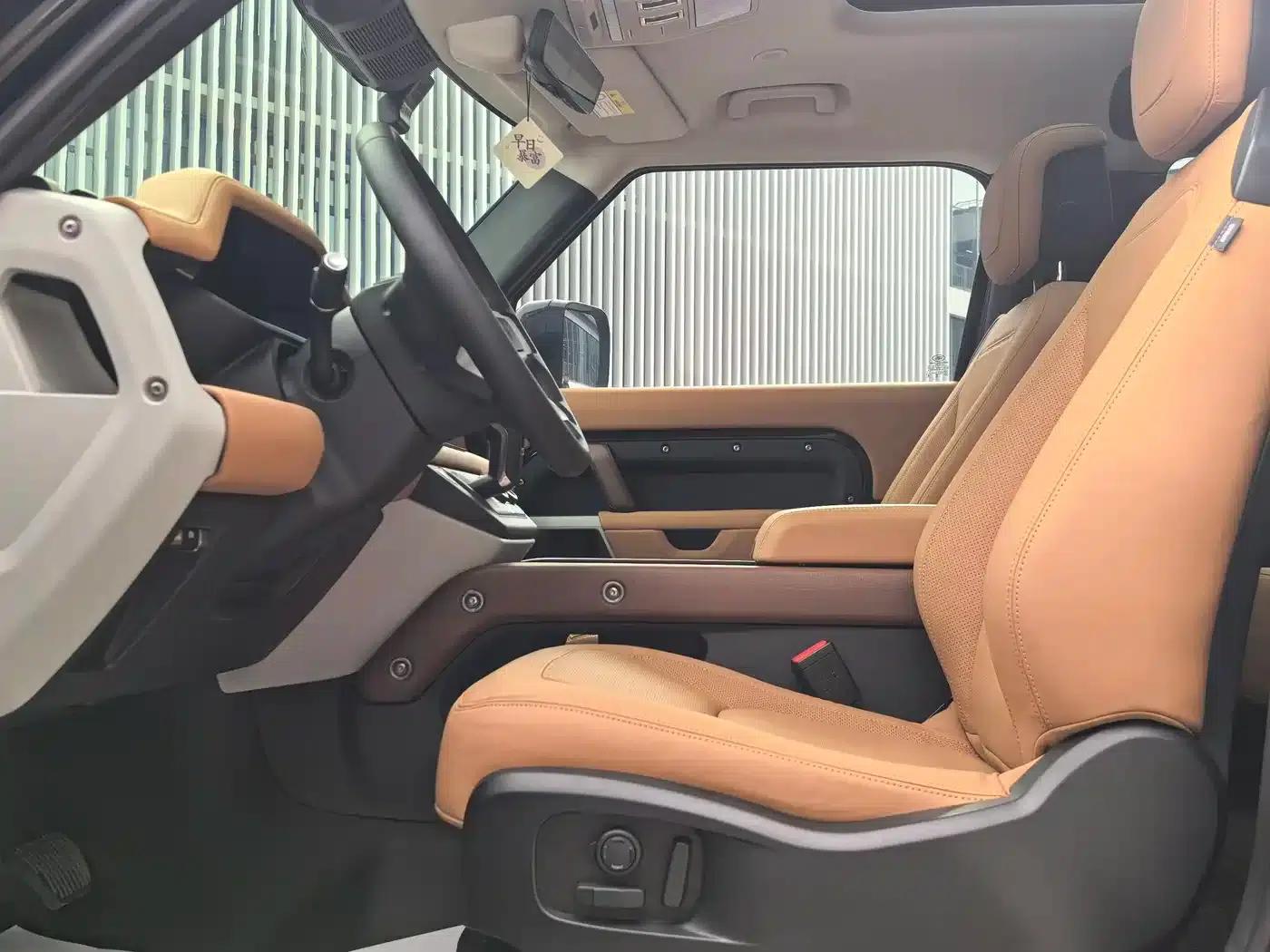 2024 Land Rover Defender 90 3.0T P400 HSE — миниатюра 4