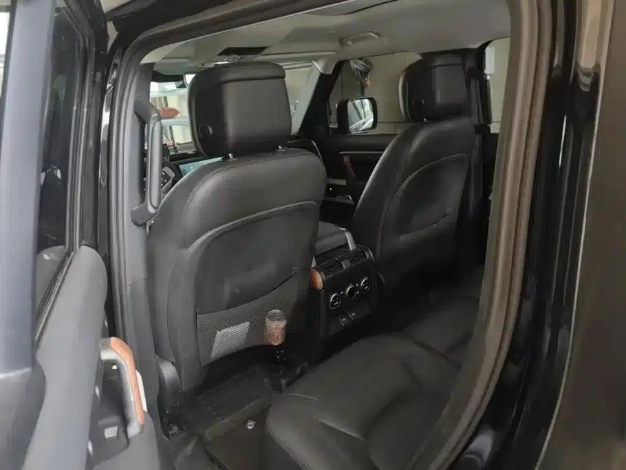 2023 Land Rover Defender Facelift 110 3.0T P400 Dark Edition — миниатюра 11