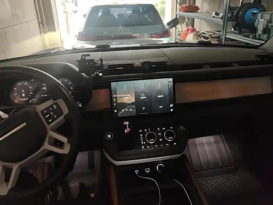 2023 Land Rover Defender Facelift 110 3.0T P400 Dark Edition — миниатюра 12