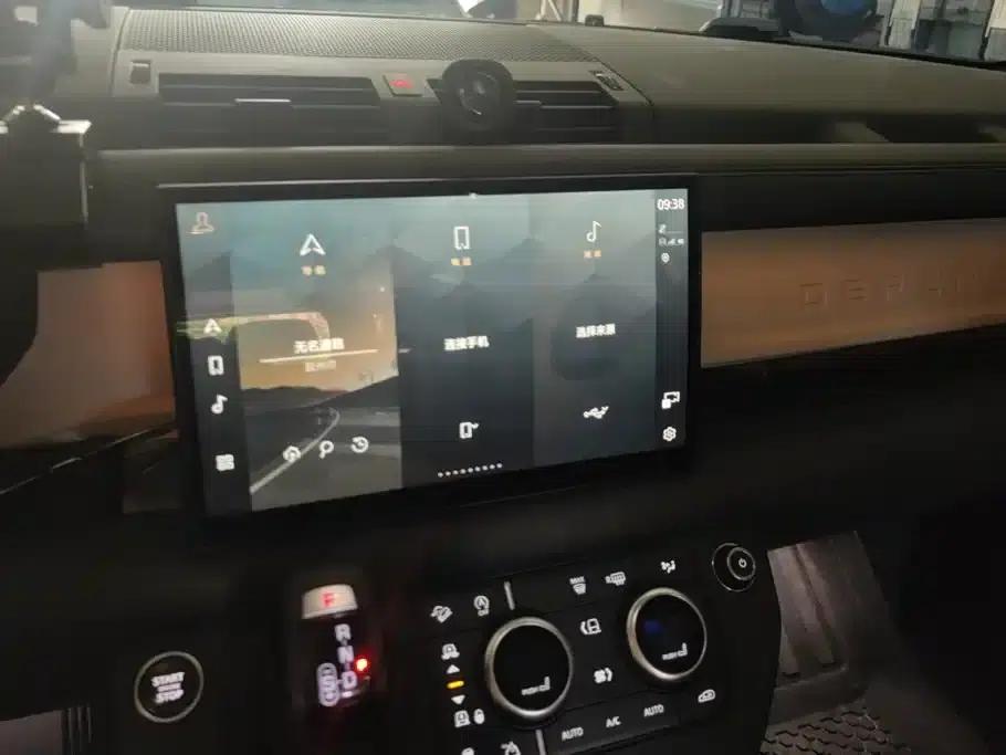2023 Land Rover Defender Facelift 110 3.0T P400 Dark Edition — миниатюра 13