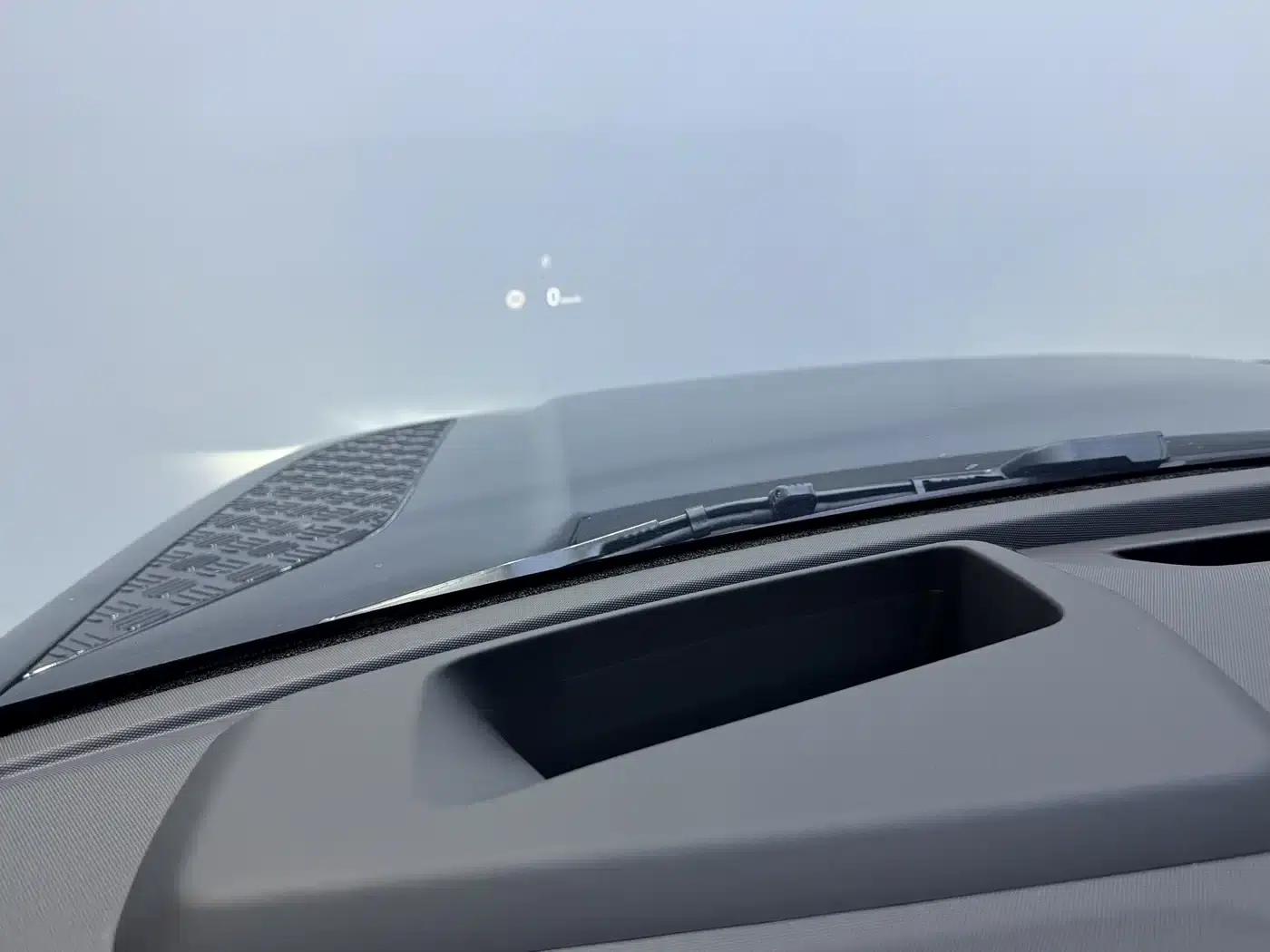 2024 Land Rover Defender 110 5.0T V8 — миниатюра 12