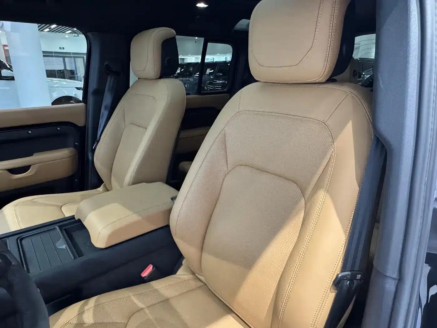 2024 Land Rover Defender 110 5.0T V8 — миниатюра 17