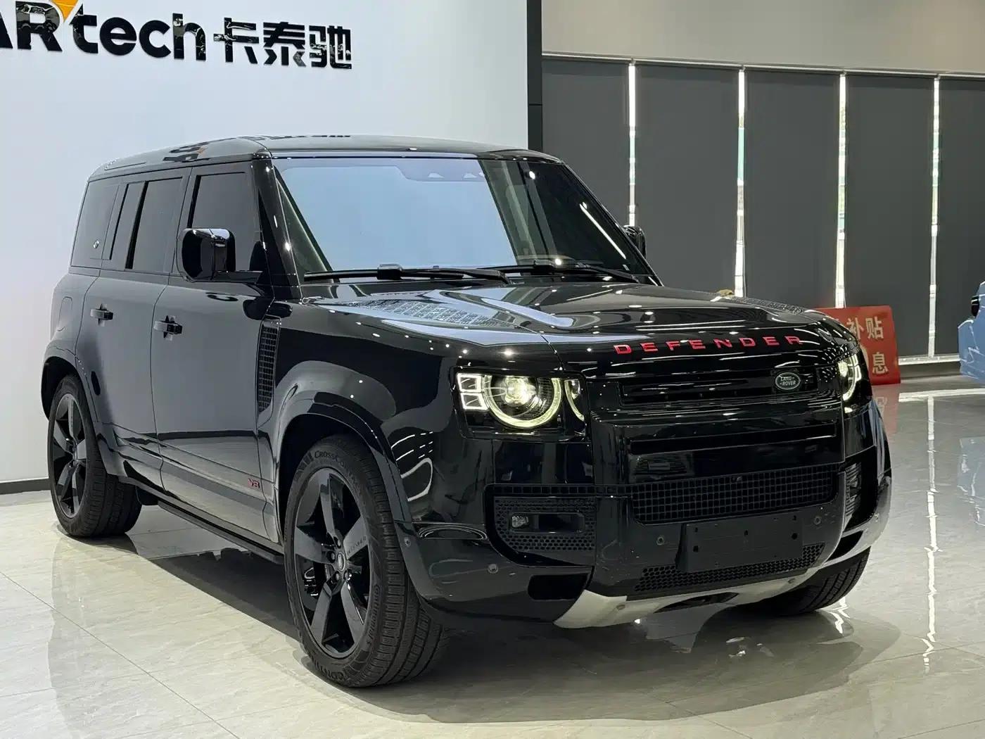 2024 Land Rover Defender 110 5.0T V8 — миниатюра 3
