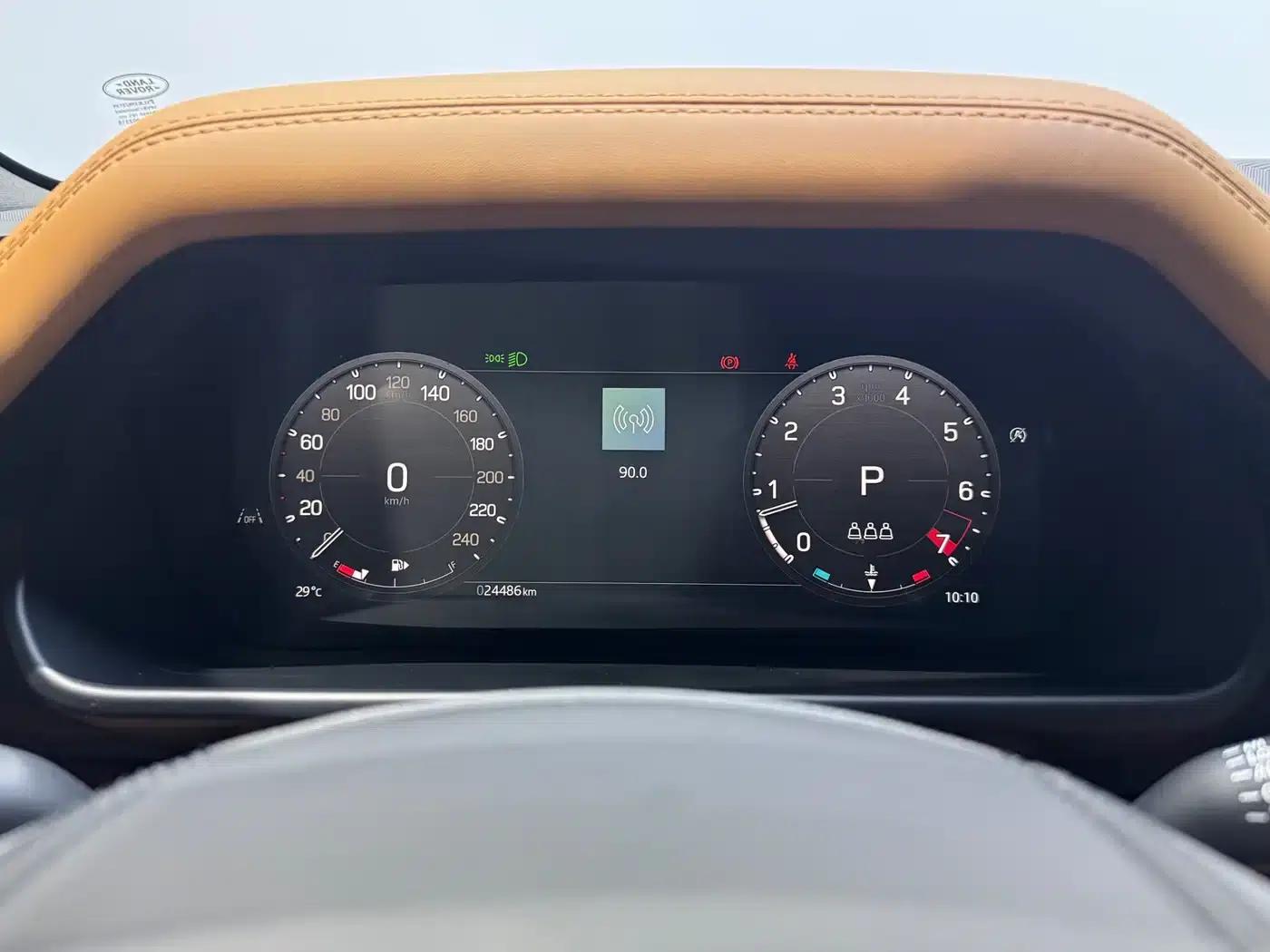 2024 Land Rover Defender 110 5.0T V8 — миниатюра 21