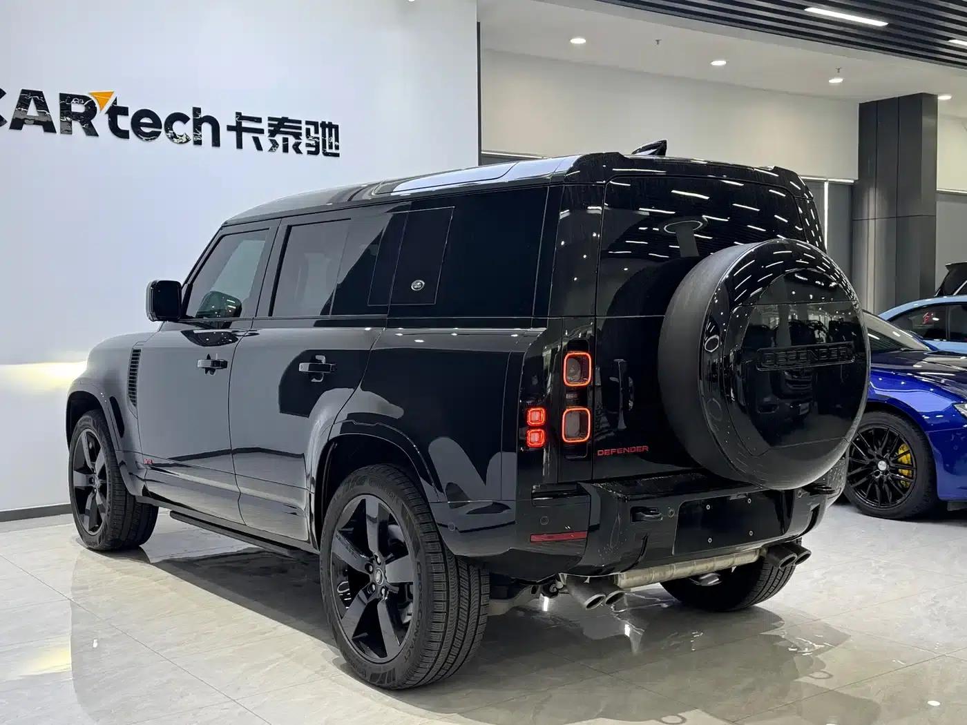 2024 Land Rover Defender 110 5.0T V8 — миниатюра 6